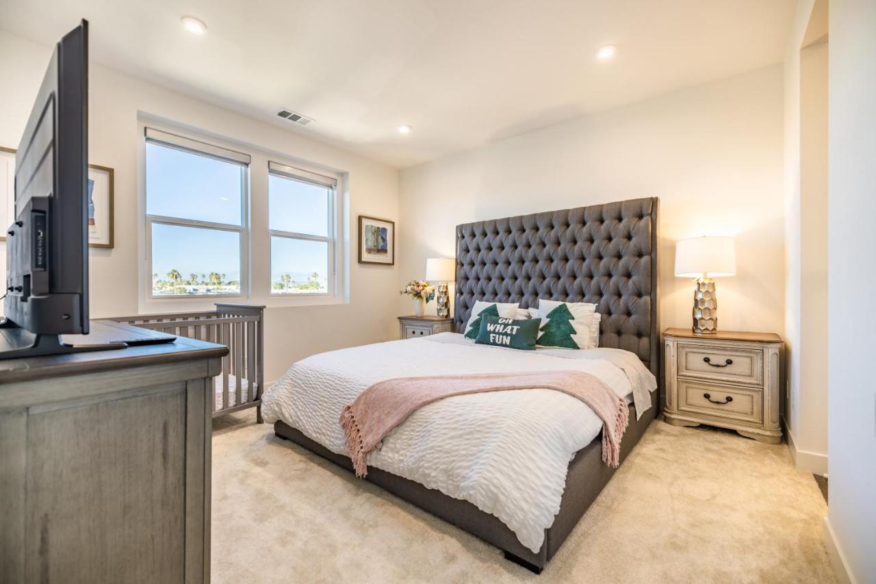 Disney Firework View 3 Bedrooms Townhouse Kitchen Fast Wifi อนาไฮม์ ภายนอก รูปภาพ